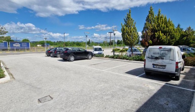 Gallery Art Hotel in Trikala