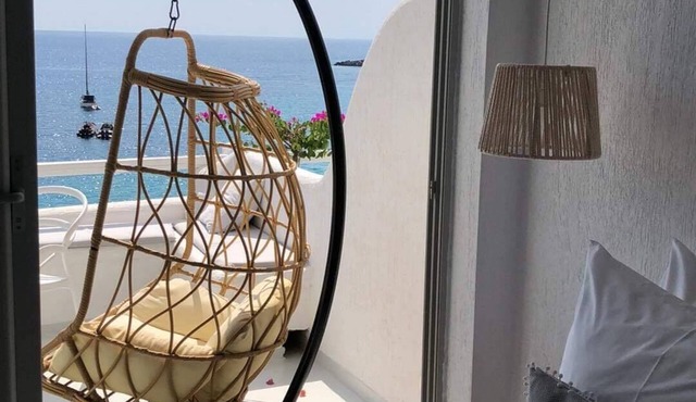 Geo & Art Boutique Hotel in Himarë