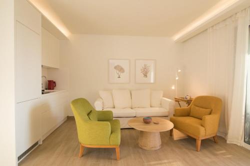 Glyfada Glow Suites by CorfuEscapes in Glyfada