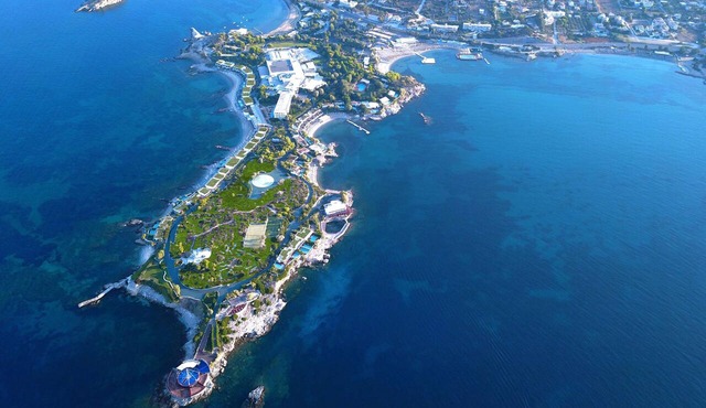 Grand Resort Lagonissi