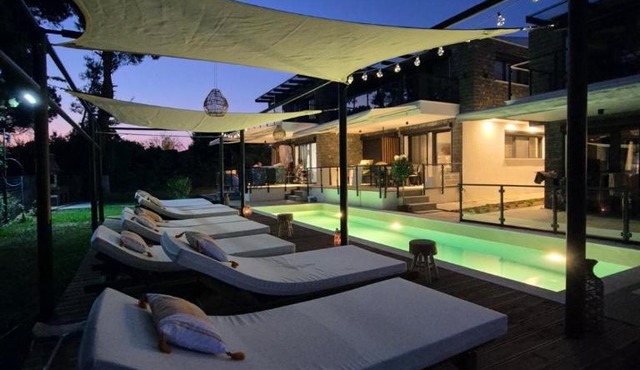 Grey Pearl Apartments