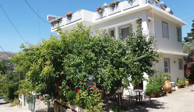 Heracles Hotel in Spílion