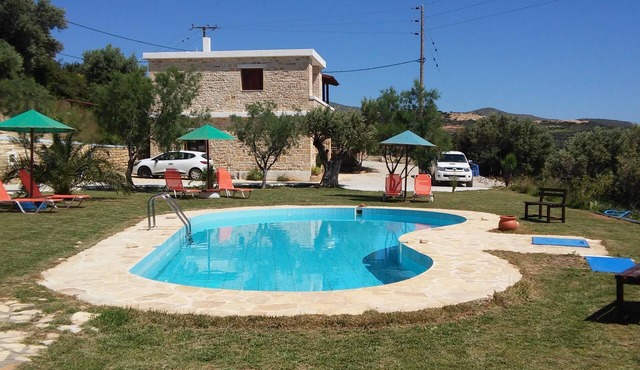 Holiday apartment in the country, pool, large garden, wifi| Triopetra, Crete in Triopetra