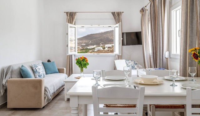 Holiday Home 'Afroditi Ftelia Anemone' with Mountain View, Wi-Fi and Air Conditioning