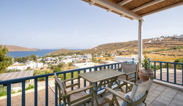 Holiday Home 'Almira 2' with Sea View, Wi-Fi and Air Conditioning in Serifos