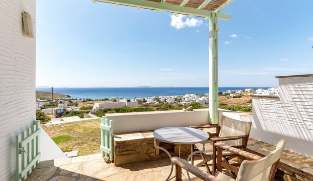 Holiday Home 'Anemologio 102 Tinos' with Sea View, Wi-Fi and Air Conditioning in Laouti