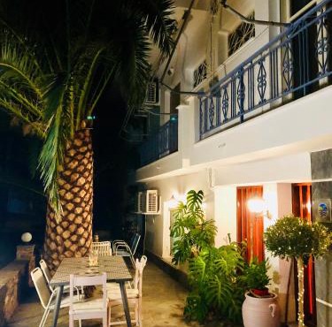 Hotel George in Agios Kirykos