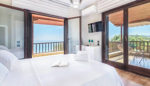 Iconic PRIVE beachfront villa Mola Kaliva
