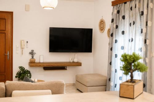 Indaba Luxury Apartments in Myrina