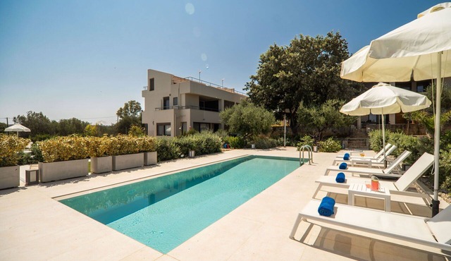 Iris - Vacation house with private pool in Kounoupidiana, Crete