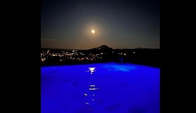 Jaccuzi Airport House in Vravrona