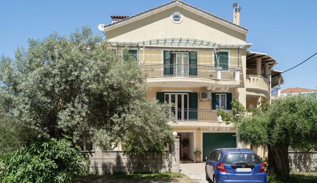 Jennifer's Apartments Lefkada – Comfortable Stay with City Views