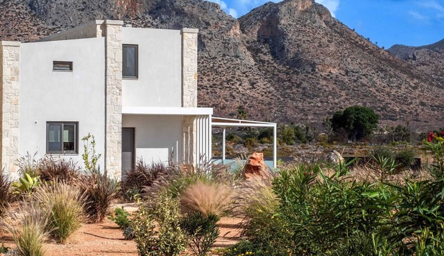 Joys Villa 4, Villa