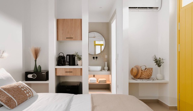 Junior Suite with Shared Pool in Kimolos