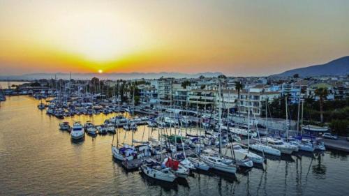 Kalamata Port-Marina Apt by "elite"