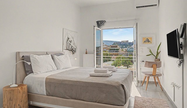 Kalliopi's Apartment with Stunning Acropolis View in Athens