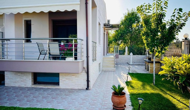 Kallis Villa in Nea Kallikrateia