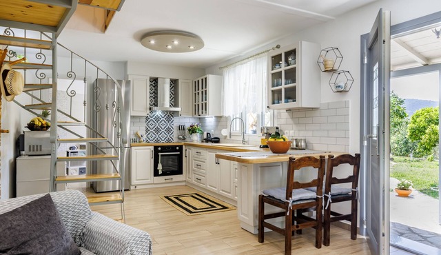 Karderina Cozy Cottage by the River
