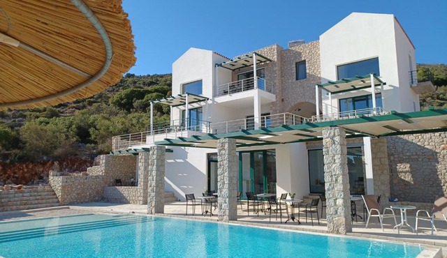 Karinta Bay Apartments in Chios