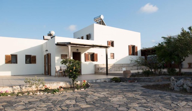 kouremenos beach house East in Angathiás