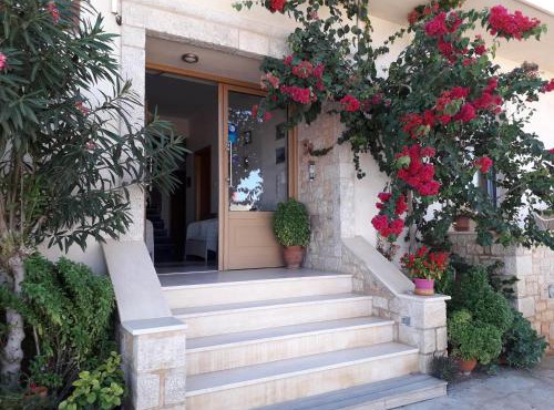Kritikos Rooms in Monemvasia