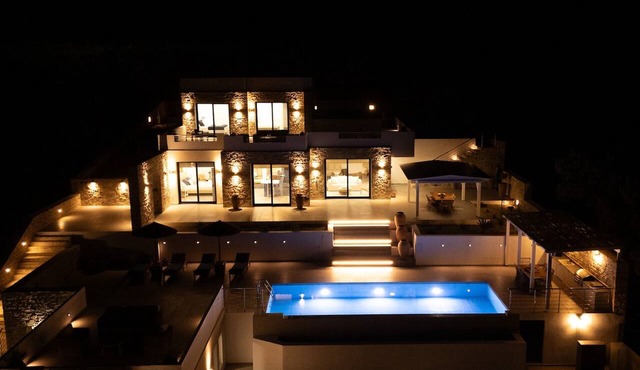 Kyma Luxury Villa with private pool