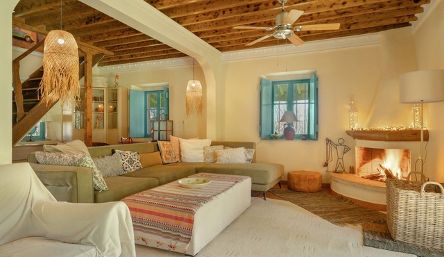Lefkadas Bohemian Cottage Holiday Home with Mountain View, Wi-Fi and Air Conditioning