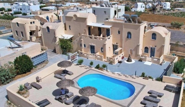Leon Lux Apartment, quadruple room with private bathroom. in Emporio