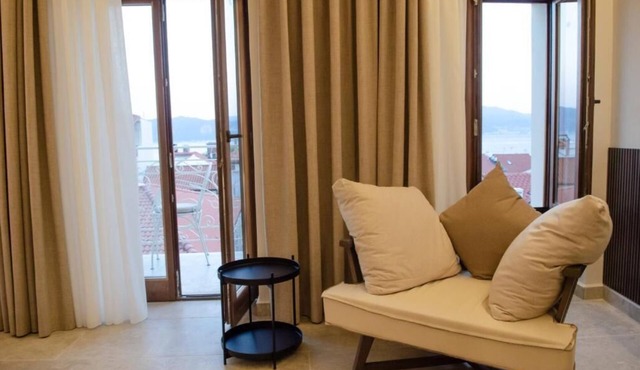 Leone Suites