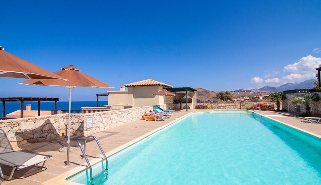 Lili Seafront 2BDR house, everything on foot! in Panormo