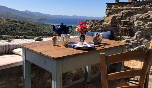 LITTLE HOUSE, a Charming Stone Built House with Fantastic Views in Volissos Chios