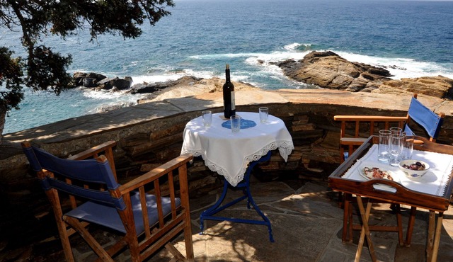 LIVE ALTERNATIVE LUXURY OF THE AUTHENTICITY ™ in Ikaria
