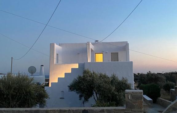 Lizzy’s Escape Home in Kampos Paros