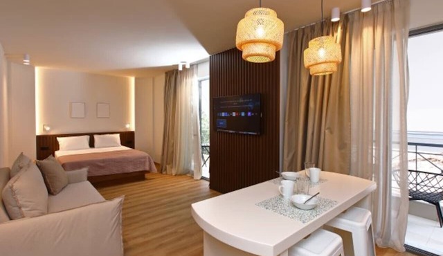 Local Suite 1 - Nea Moudania in Nea Moudania