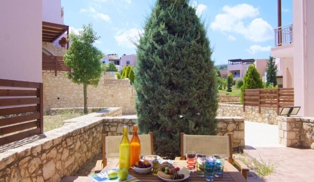 Loutra Resort : 2 Bedroom Apartment