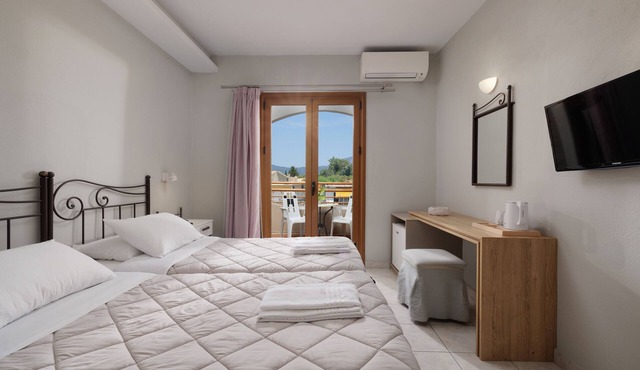 Louvre Hotel