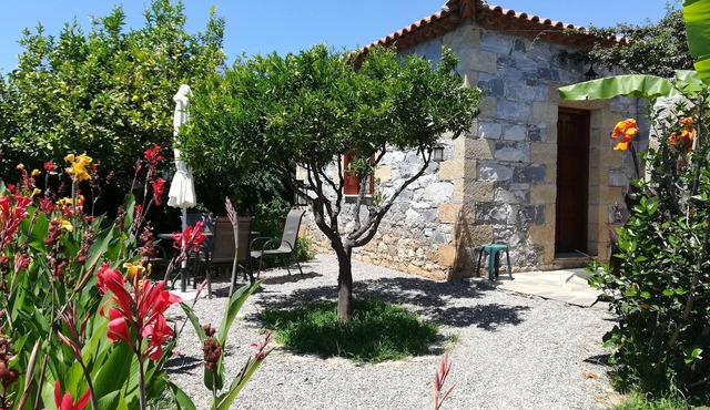 Lovingly furnished, family-friendly, secluded, natural stone bungalow