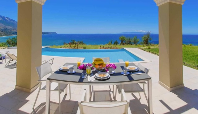 Lux Villa Great sea views, close to beach & resort