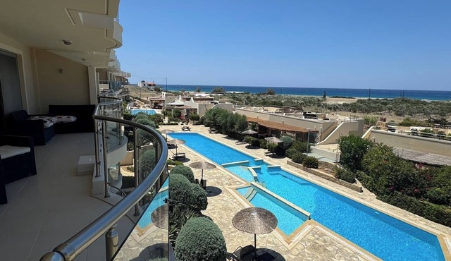 Luxury Loft,Pools, Sea Views,100SQM