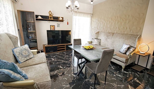 Luxury Romantic Seaside Apartment in Varkiza