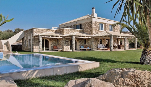 Luxury villa Armonia in quiet position, private pool -Pitsidia Matala Kamilari