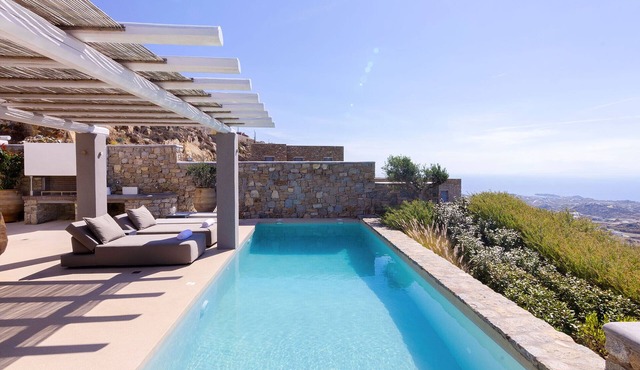 Luxury Villa Thyts MR3, Private Pool with Jacuzzi, Infinity Views to Aegean Sea in Mykonos