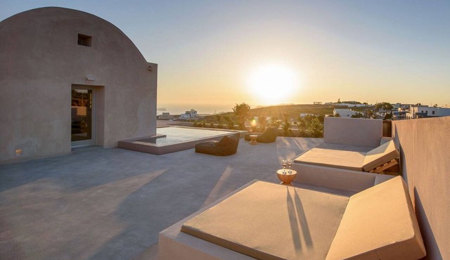 Magical Santorini Villa | 3 Bedrooms | Royal Solstice Retreat | Private Pool in Santorini