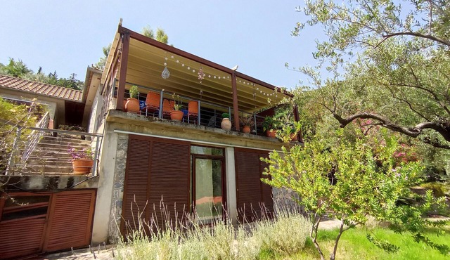 Maison D'architecte Dans la Verdure Bénéficiant D'une vue Sublime