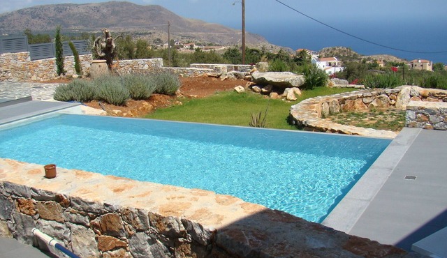 Maisonette with magnificent views of the Aegean Sea and shared swimming pool