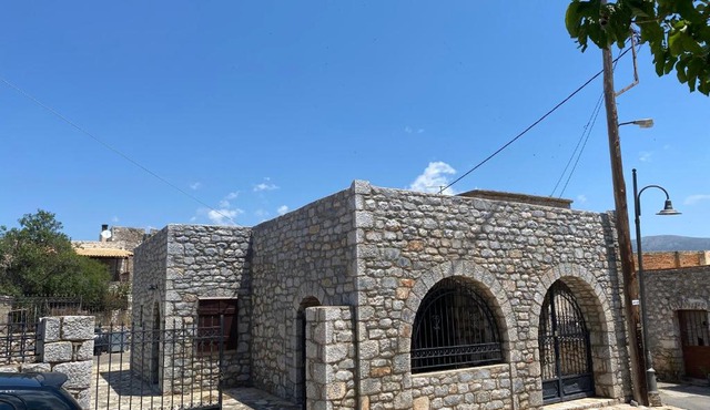 Mani Spot in Stavri