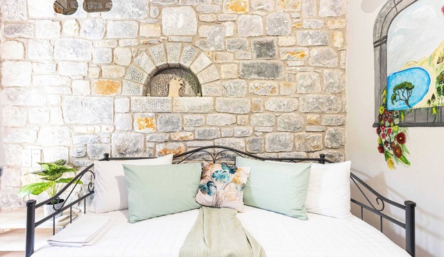 Mani Stone Studio, Escape in Luxury near the Sea