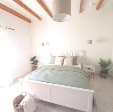Manolia Apartments
