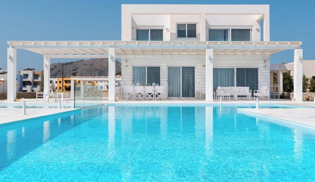 Maria Beachfront Villa in Kolympia