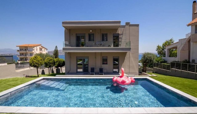 MarYsol Luxury Maison with swimming pool and sea view in Eantio
